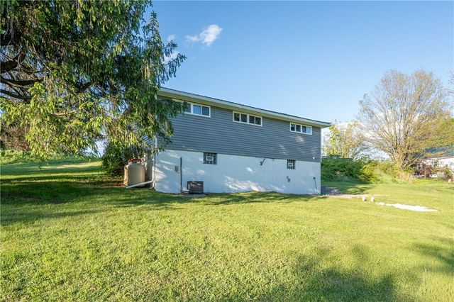 3862 State Route 31, Donegal, PA 15628