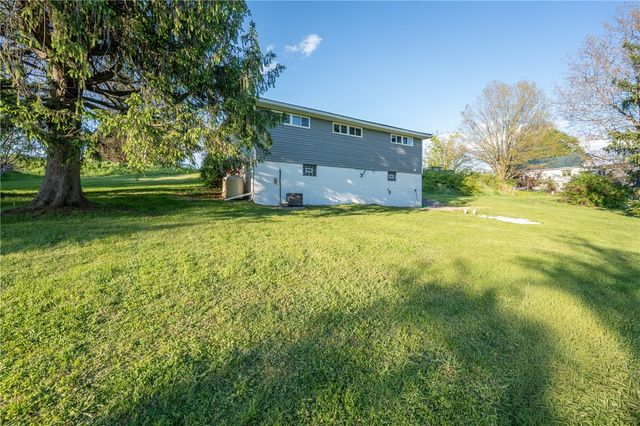 3862 State Route 31, Donegal, PA 15628