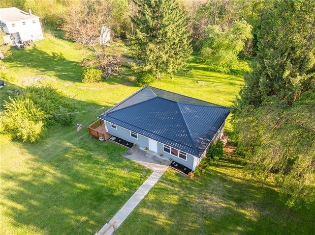 3862 State Route 31, Donegal, PA 15628