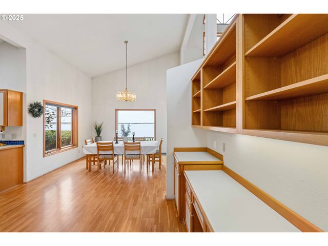 1270 SEAGATE Ave, Coos Bay, OR 97420