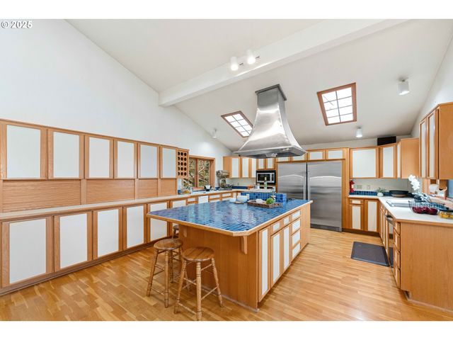 1270 SEAGATE Ave, Coos Bay, OR 97420