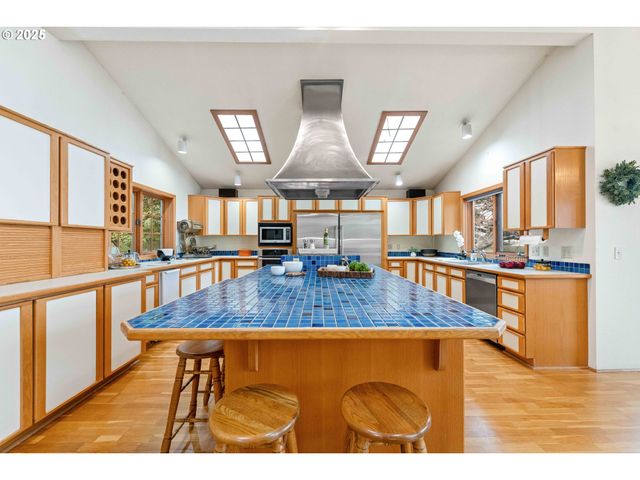 1270 SEAGATE Ave, Coos Bay, OR 97420