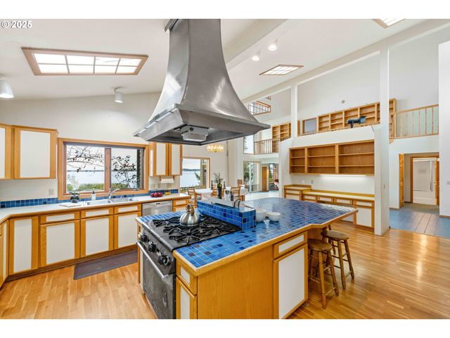 1270 SEAGATE Ave, Coos Bay, OR 97420