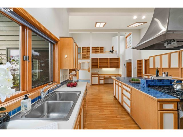 1270 SEAGATE Ave, Coos Bay, OR 97420