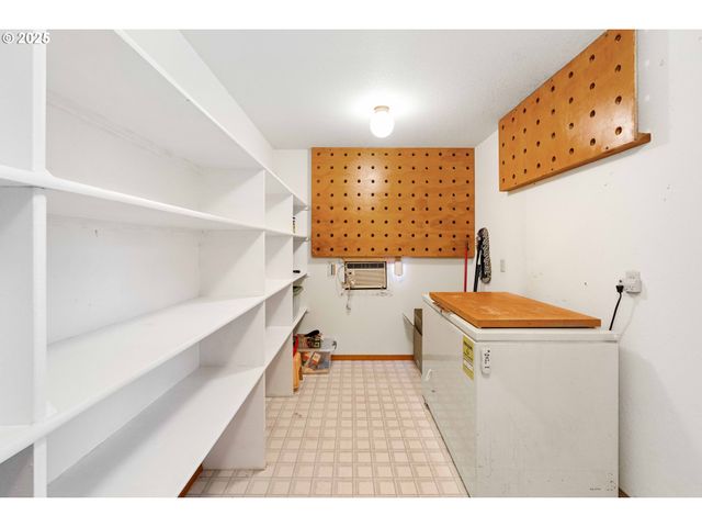 1270 SEAGATE Ave, Coos Bay, OR 97420