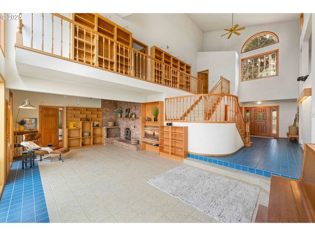 1270 SEAGATE Ave, Coos Bay, OR 97420