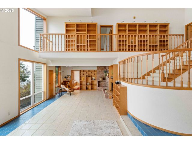 1270 SEAGATE Ave, Coos Bay, OR 97420