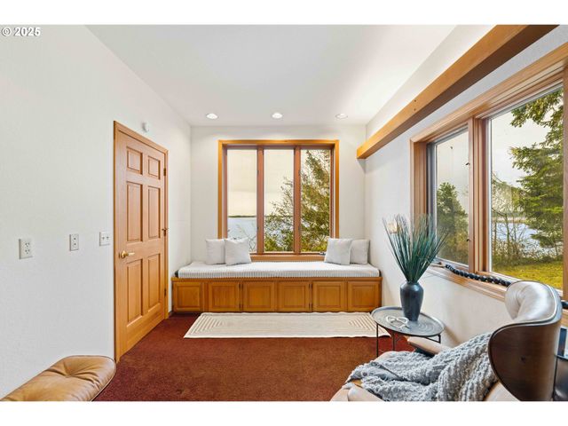 1270 SEAGATE Ave, Coos Bay, OR 97420