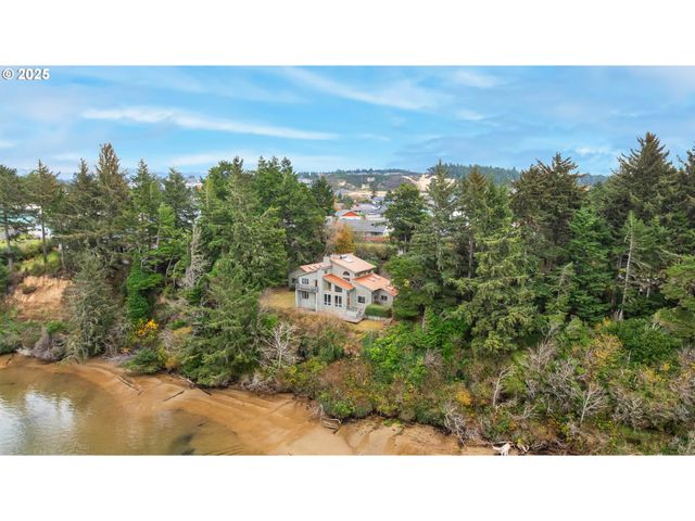 1270 SEAGATE Ave, Coos Bay, OR 97420