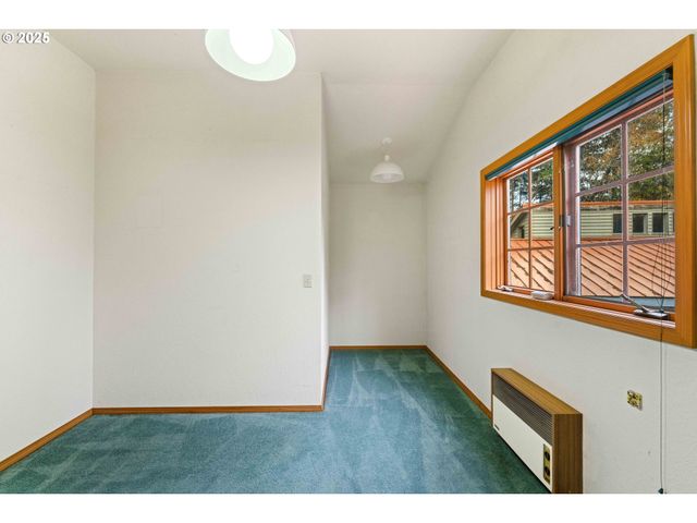 1270 SEAGATE Ave, Coos Bay, OR 97420