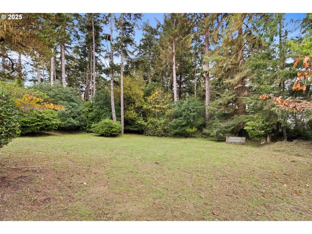 1270 SEAGATE Ave, Coos Bay, OR 97420