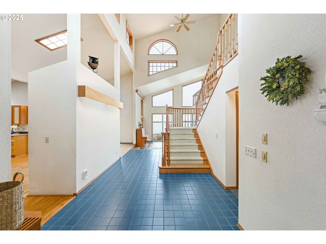 1270 SEAGATE Ave, Coos Bay, OR 97420