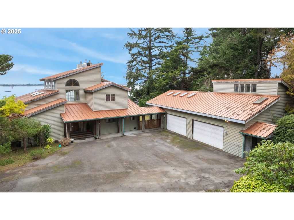 1270 SEAGATE Ave, Coos Bay, OR 97420