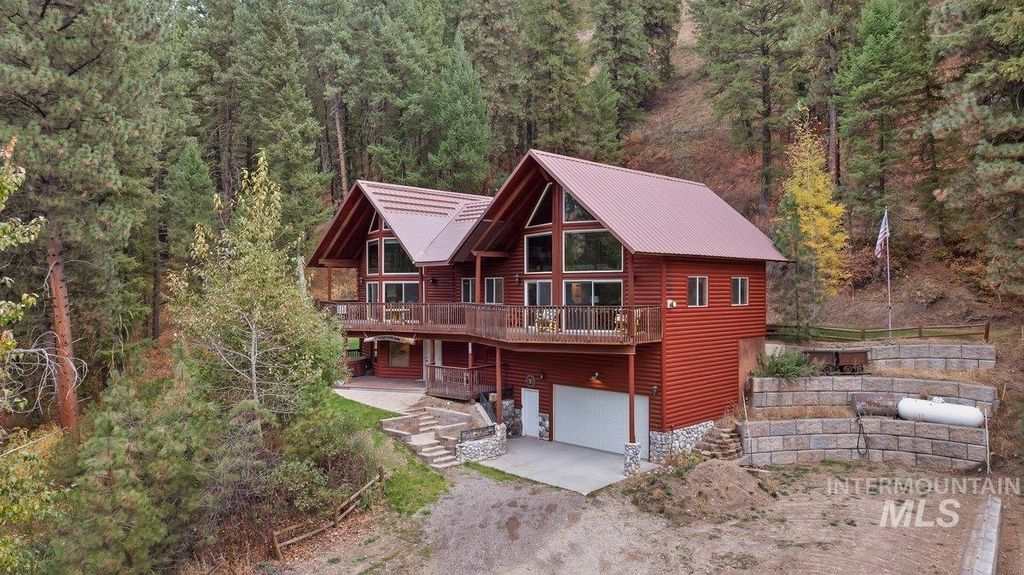 2476 N Pine Featherville Rd, Pine, ID 83647 photo 4
