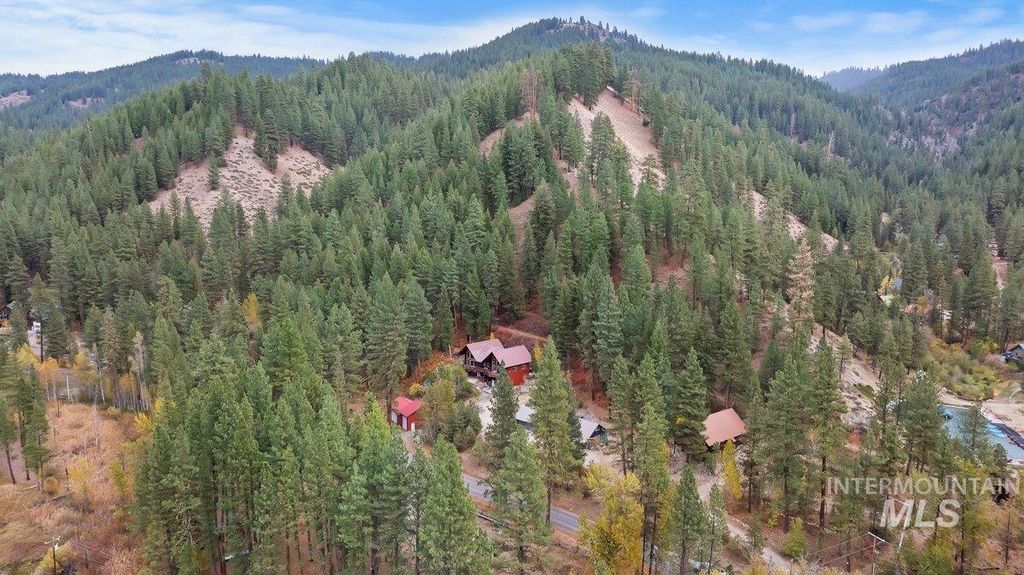 2476 N Pine Featherville Rd, Pine, ID 83647 photo 5