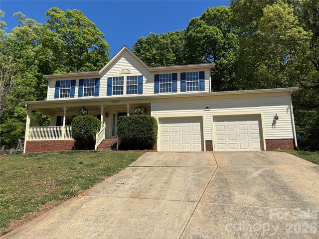 2601 Yarrow Road, Charlotte, NC 28213