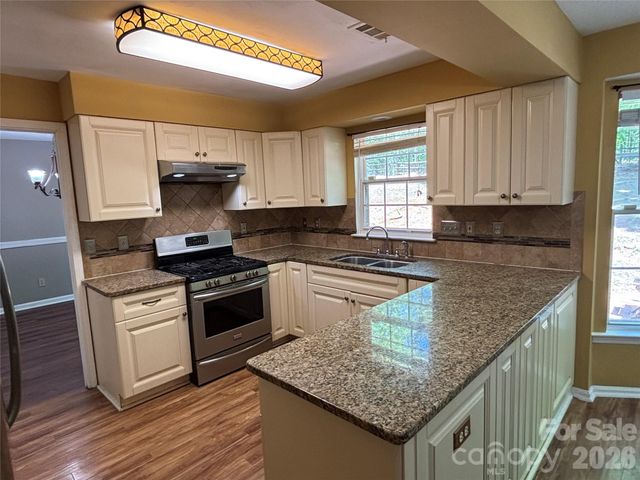 2601 Yarrow Road, Charlotte, NC 28213