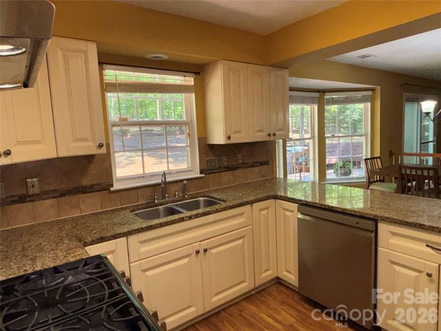 2601 Yarrow Road, Charlotte, NC 28213