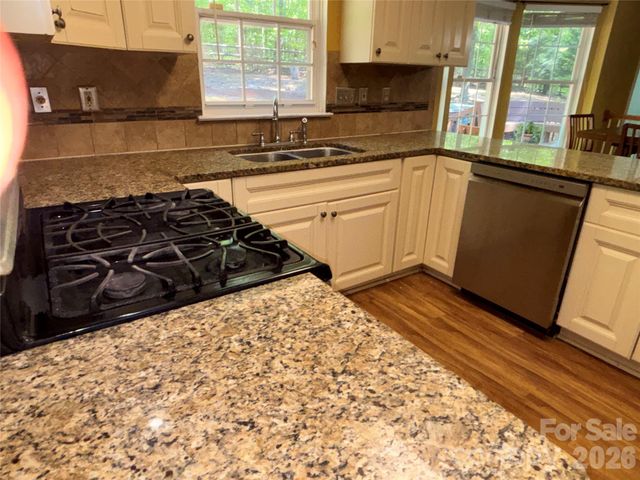 2601 Yarrow Road, Charlotte, NC 28213