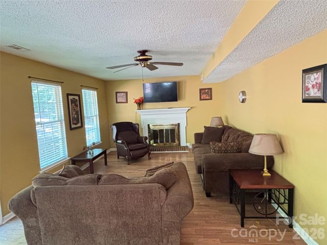 2601 Yarrow Road, Charlotte, NC 28213