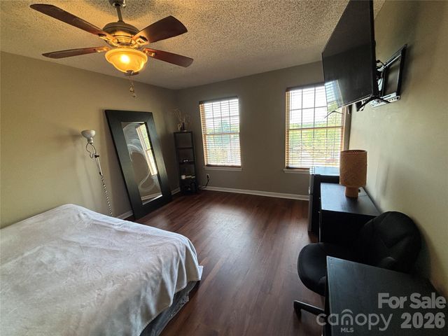 2601 Yarrow Road, Charlotte, NC 28213