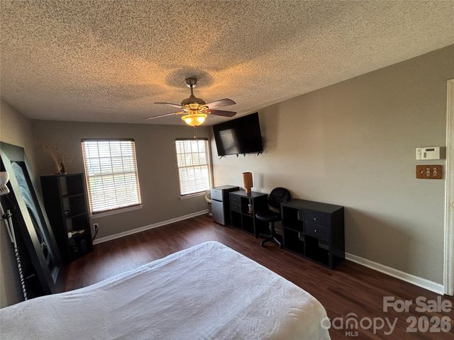 2601 Yarrow Road, Charlotte, NC 28213