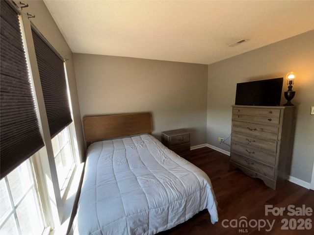 2601 Yarrow Road, Charlotte, NC 28213