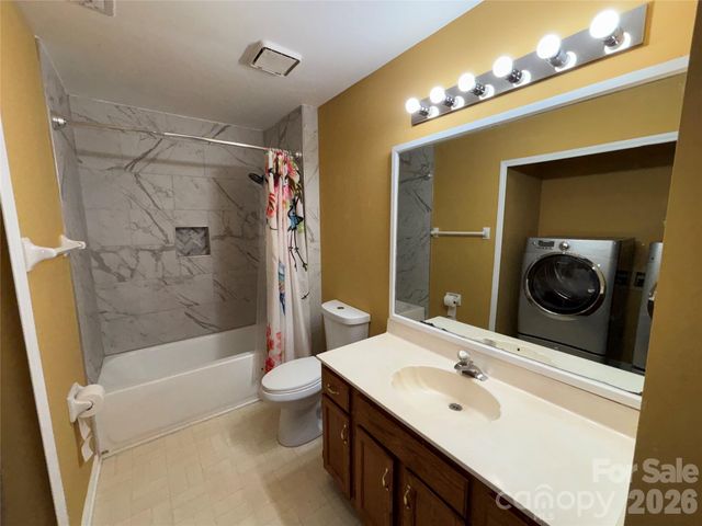 2601 Yarrow Road, Charlotte, NC 28213