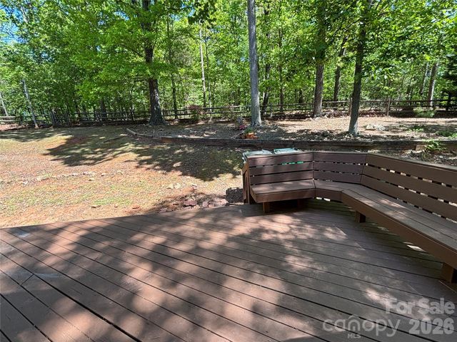 2601 Yarrow Road, Charlotte, NC 28213