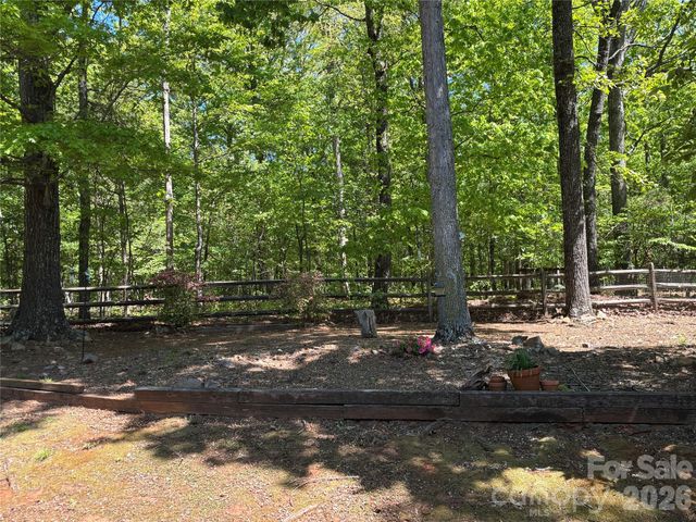 2601 Yarrow Road, Charlotte, NC 28213