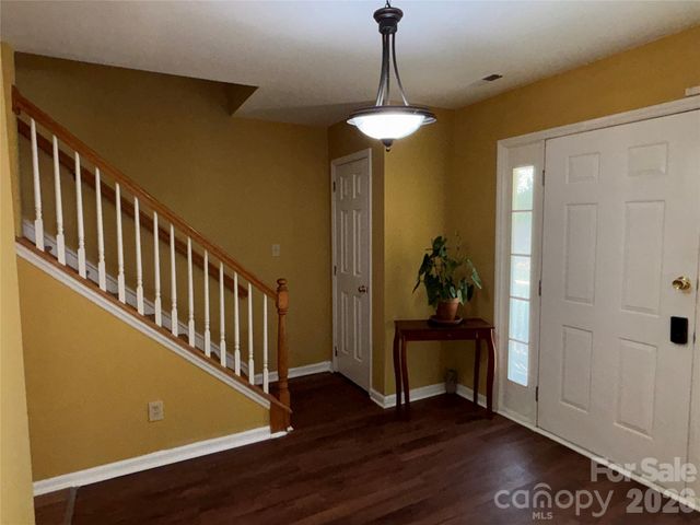 2601 Yarrow Road, Charlotte, NC 28213