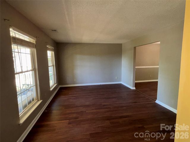 2601 Yarrow Road, Charlotte, NC 28213