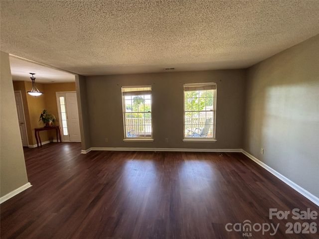 2601 Yarrow Road, Charlotte, NC 28213