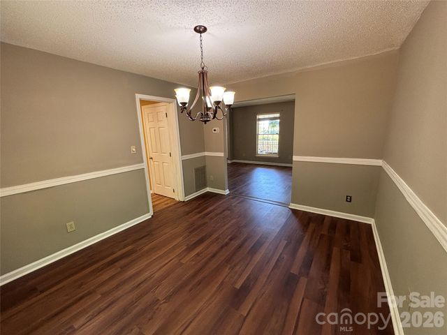 2601 Yarrow Road, Charlotte, NC 28213