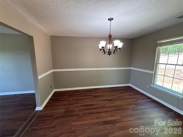 2601 Yarrow Road, Charlotte, NC 28213