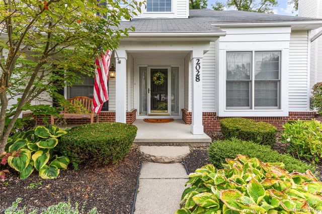 2028 Applebrook Drive, Commerce Charter Township, MI 48382