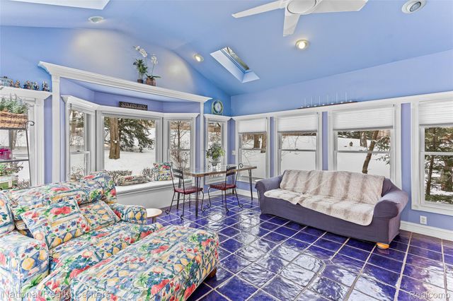 2028 Applebrook Drive, Commerce Charter Township, MI 48382