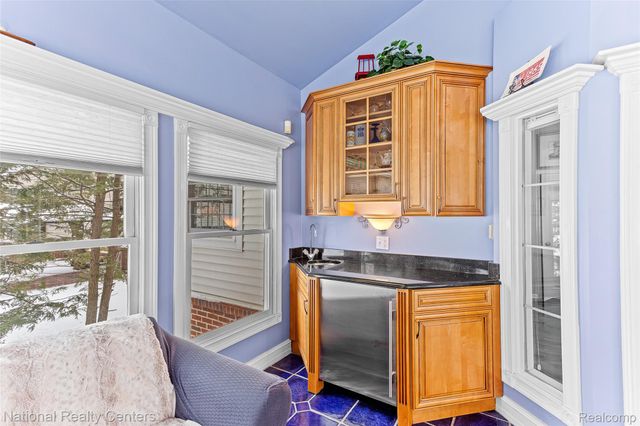 2028 Applebrook Drive, Commerce Charter Township, MI 48382