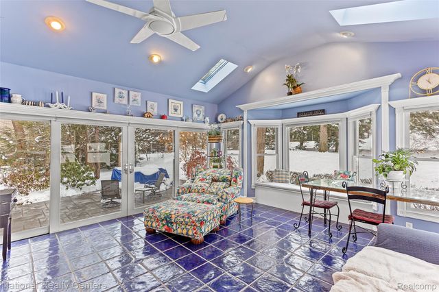 2028 Applebrook Drive, Commerce Charter Township, MI 48382