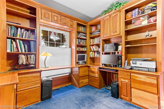 2028 Applebrook Drive, Commerce Charter Township, MI 48382