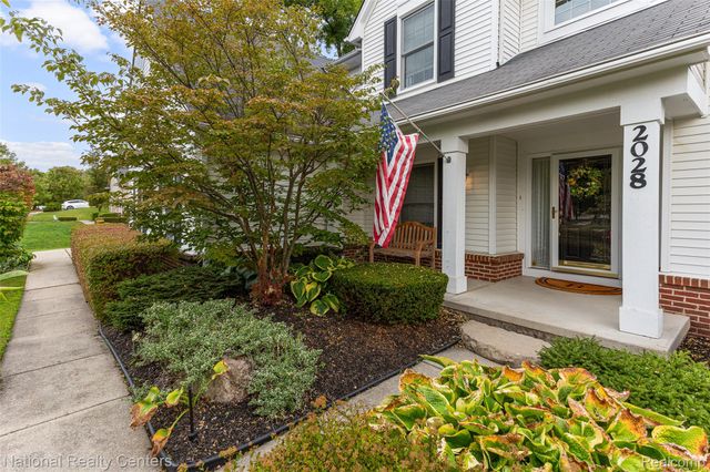 2028 Applebrook Drive, Commerce Charter Township, MI 48382