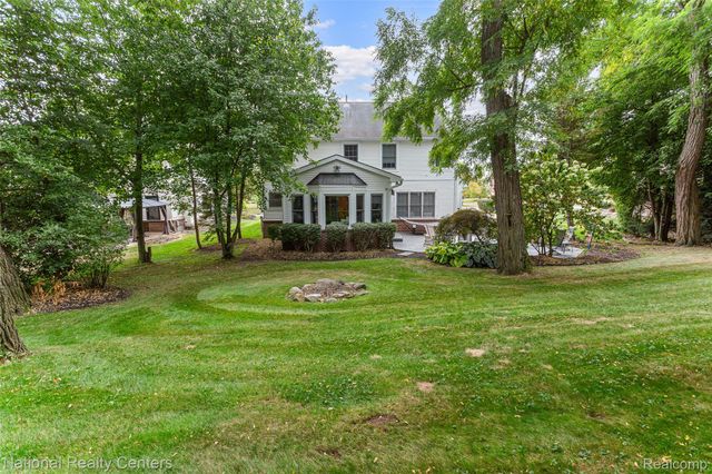 2028 Applebrook Drive, Commerce Charter Township, MI 48382