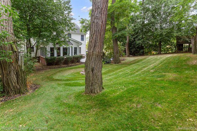 2028 Applebrook Drive, Commerce Charter Township, MI 48382