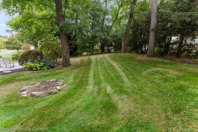 2028 Applebrook Drive, Commerce Charter Township, MI 48382