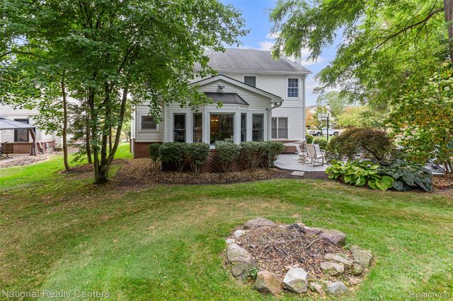 2028 Applebrook Drive, Commerce Charter Township, MI 48382