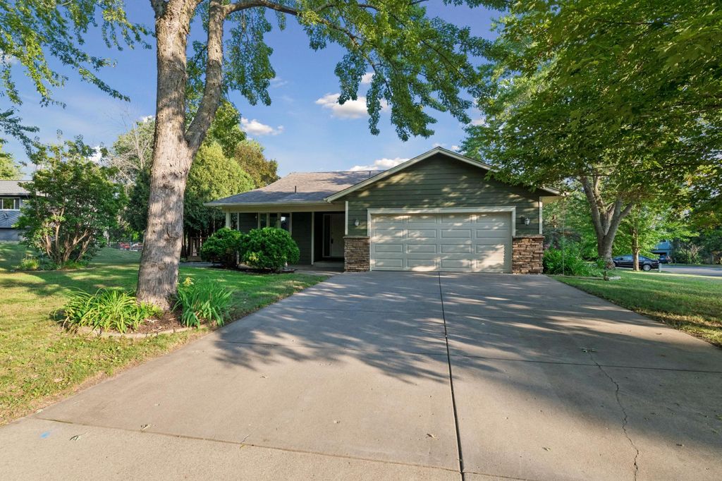 951 Redwing Court, Chanhassen, MN 55317 — photo 2