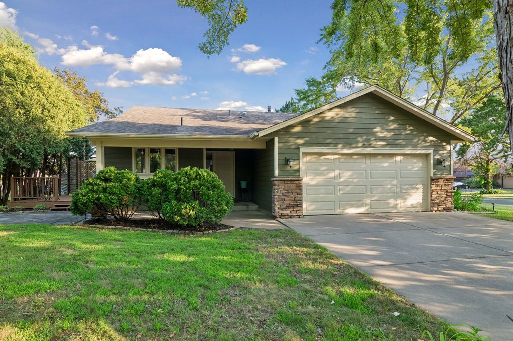 951 Redwing Court, Chanhassen, MN 55317 — photo 4