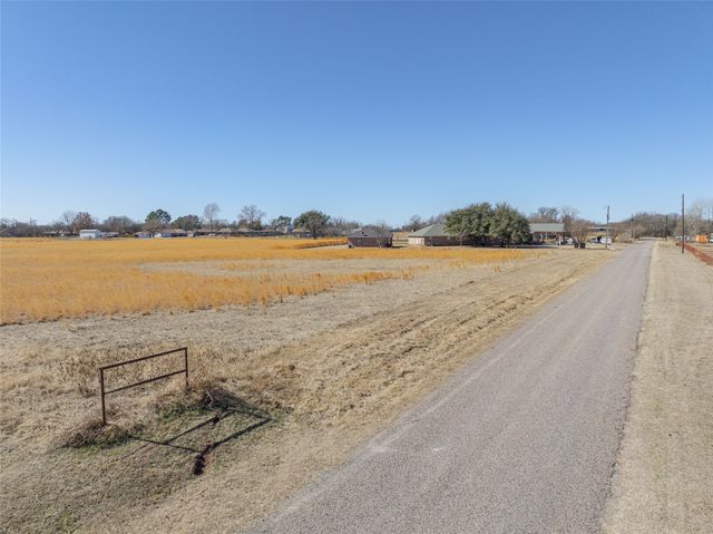 000 Old Sherman Road, Whitesboro, TX 76273