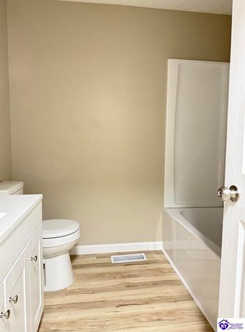 101 Amanda Court, Radcliff, KY 42701