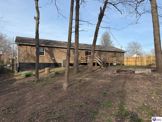 101 Amanda Court, Radcliff, KY 42701